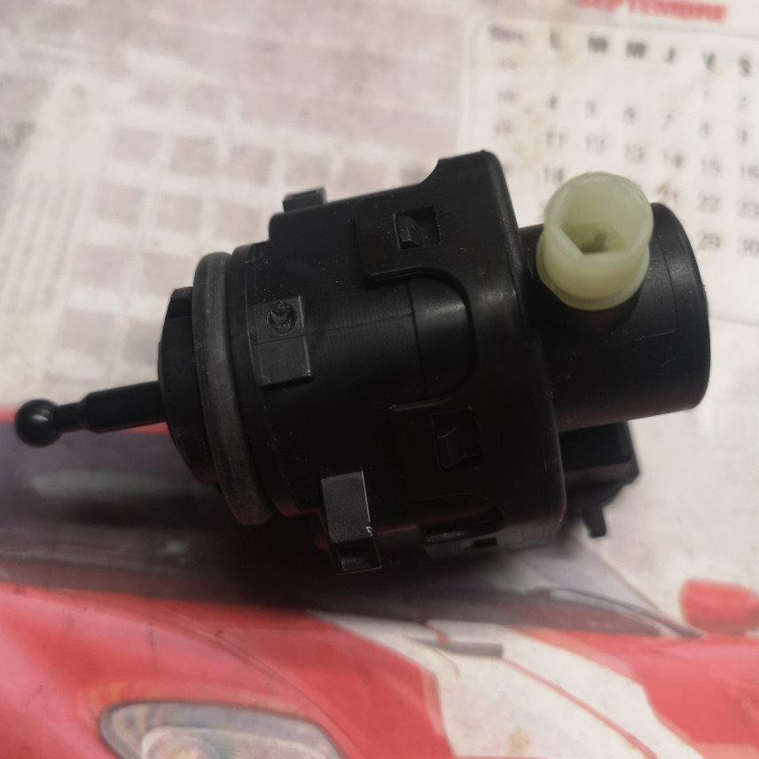 Renault / Nissan réglage de portée de phares — photo 4