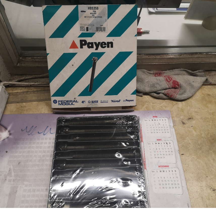HBS359 Kit boulons de culasse