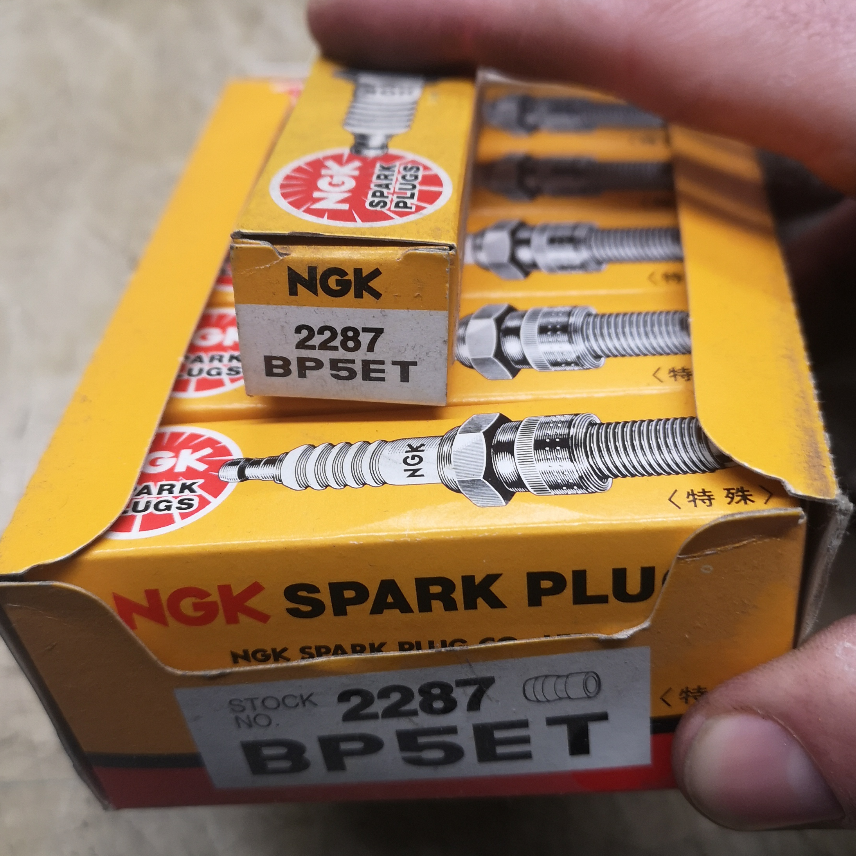 BP5ET NGK Bougies d'allumage