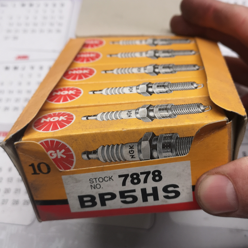 BP5HS NGK Bougies d'allumage