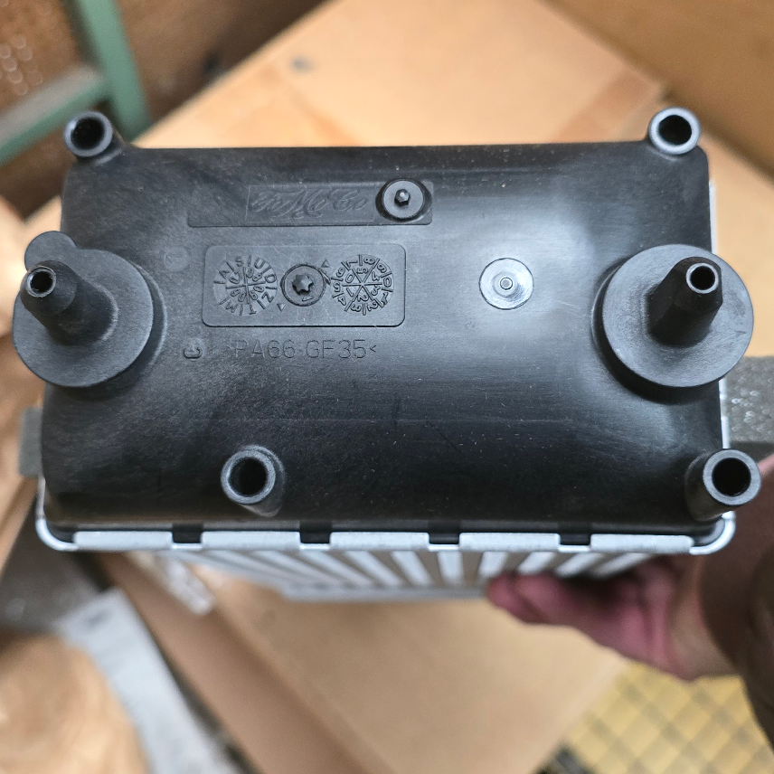 1574923 Intercooler Ford OEM — photo 2