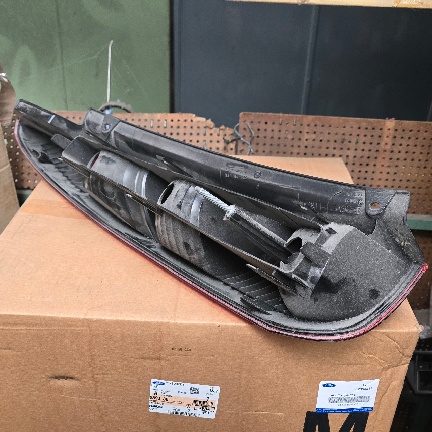 1324515 feu arrière droit Ford Fusion Oem — photo 2