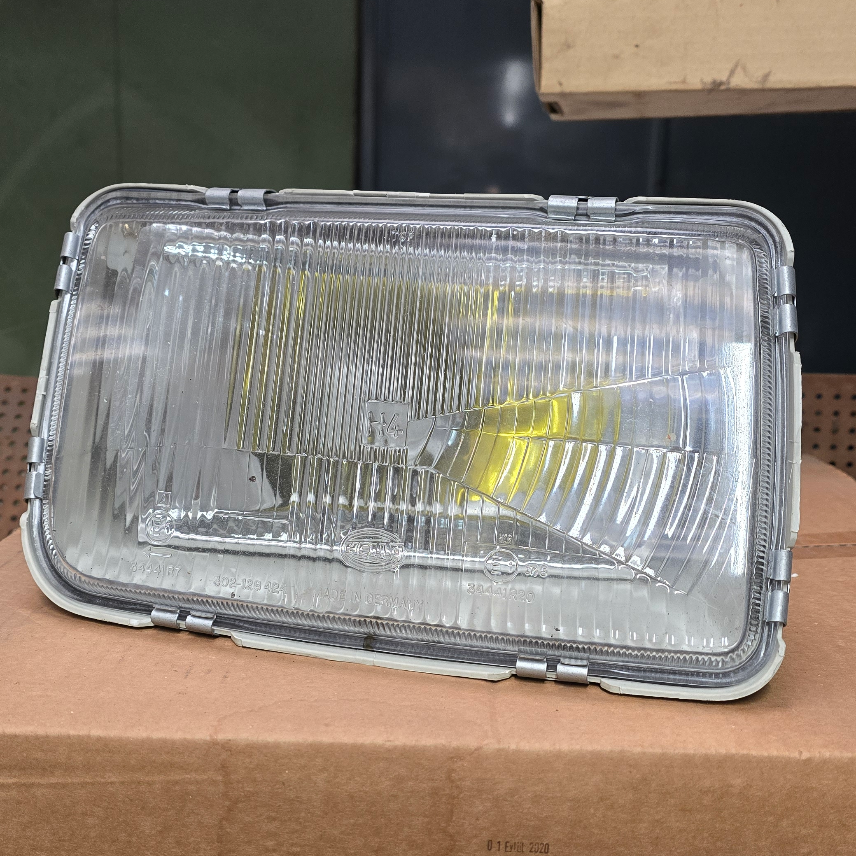 6137686 Optique Ford Sierra Mk1 avant droit