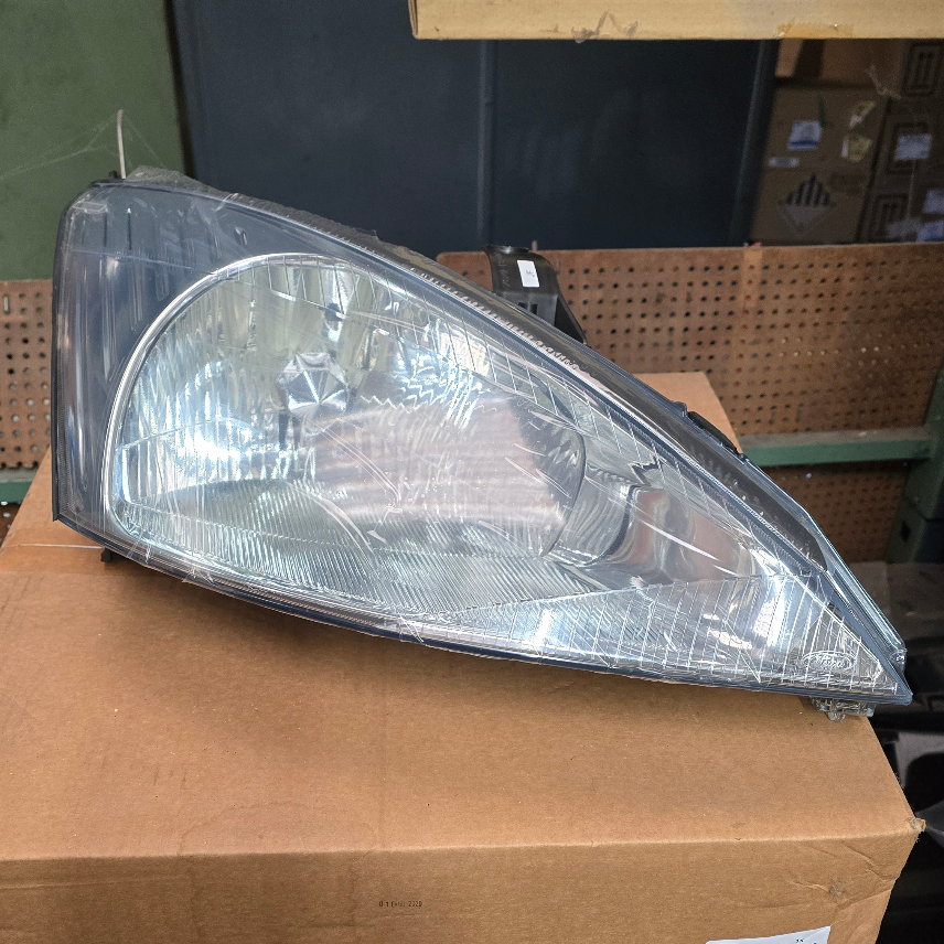 1088972 optique AVD Ford Focus — photo 2