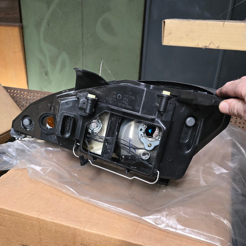 1218235 Ford Focus Optique avd — photo 3