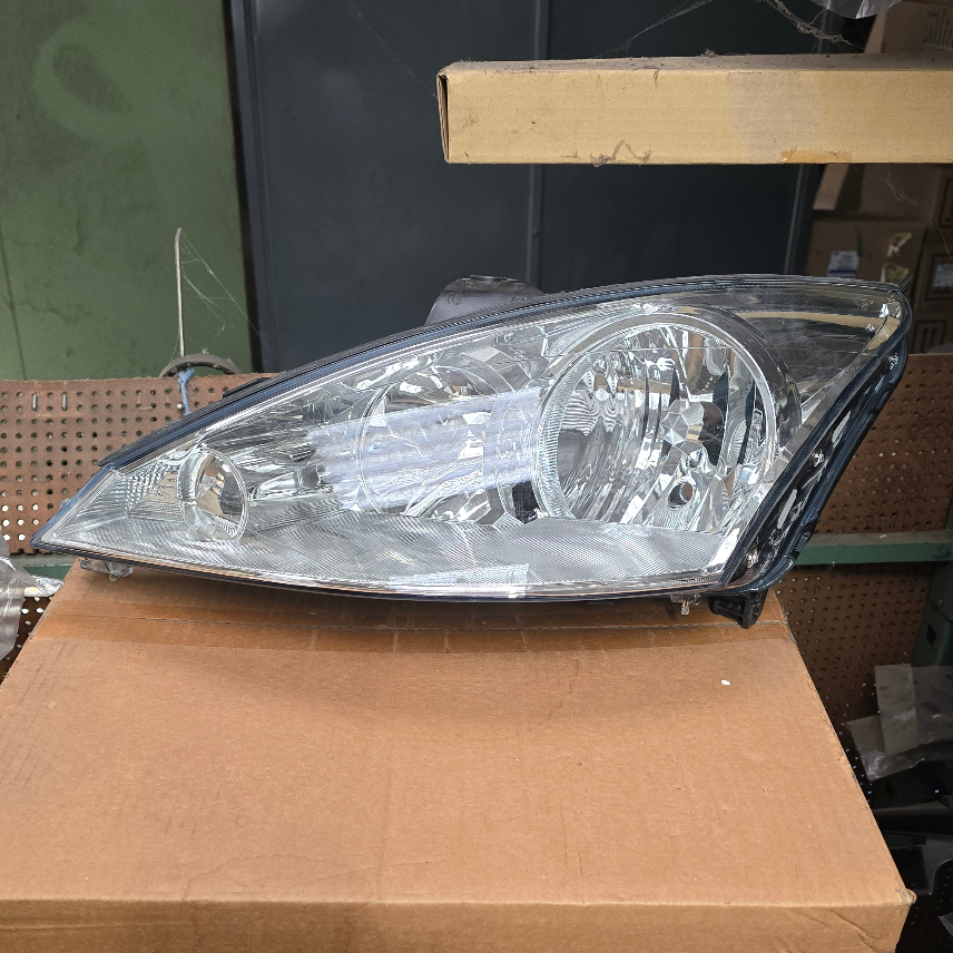 1218250 Ford Focus Optique avg