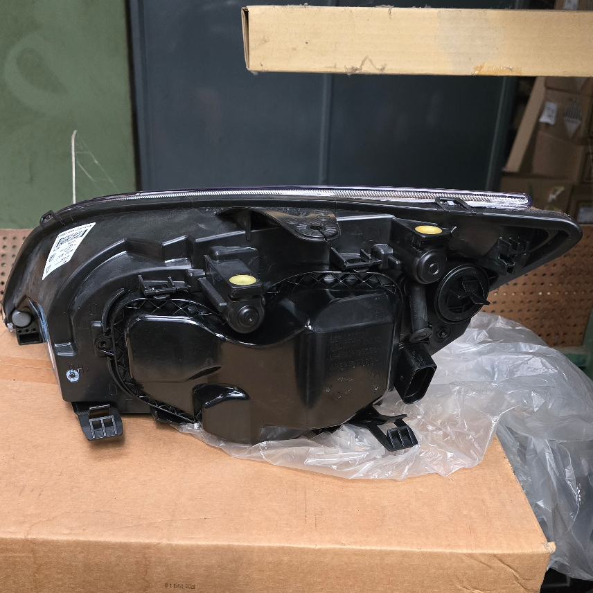 1480985 Ford Focus Optique avD — photo 2