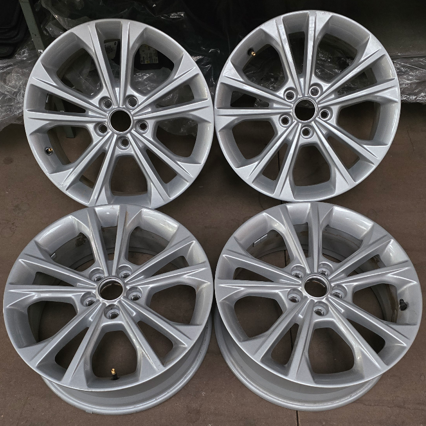 2246300 Ford Kuga lot de 4 jantes 17 pouces