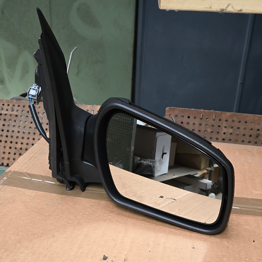 1510871 Rétro droit Ford Focus