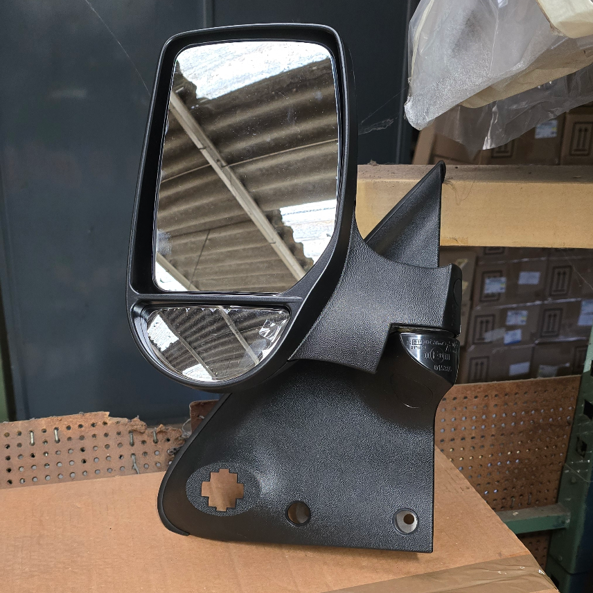 1821780 Rétro gauche court Ford Transit