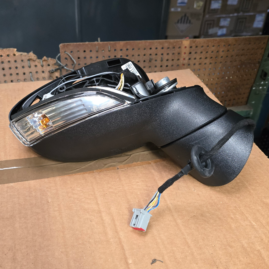 1594574 Rétro droit Ford Fiesta — photo 2