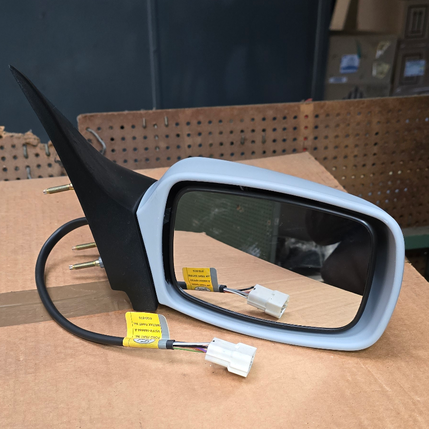 1053847 Rétro droit Ford Escort MK6