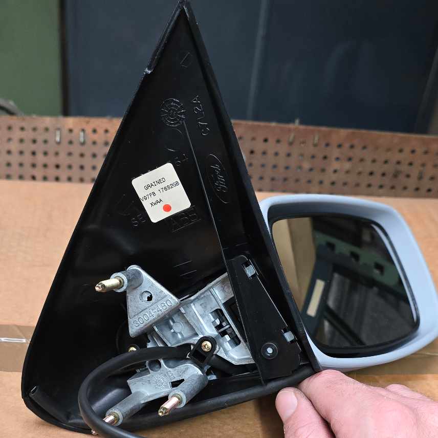 1053847 Rétro droit Ford Escort MK6 — photo 4