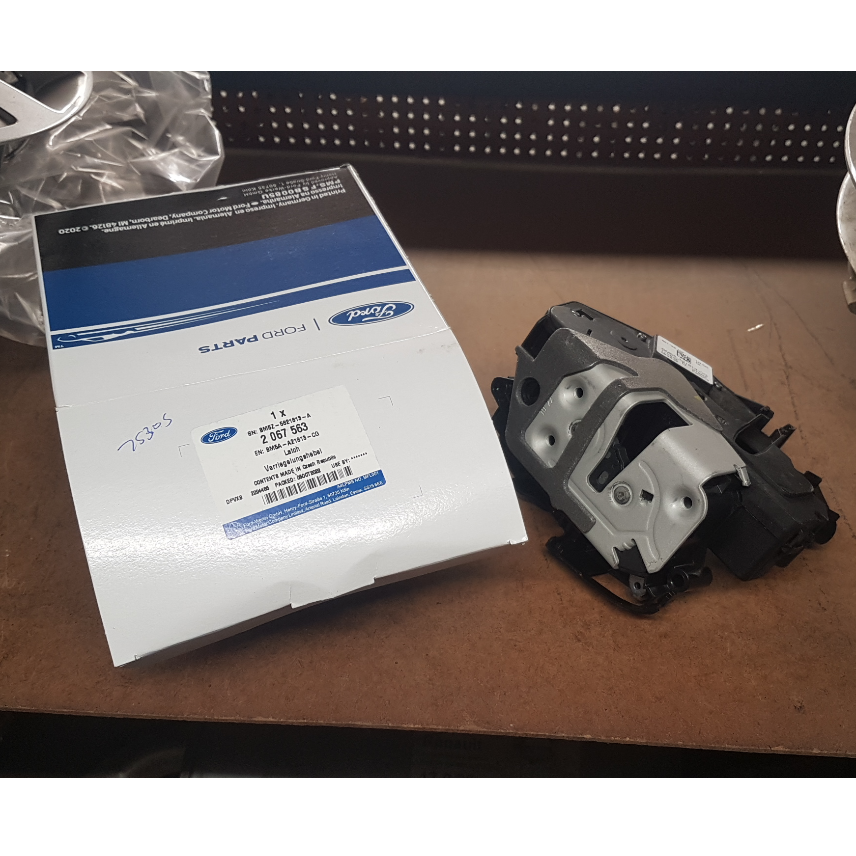 2067563 Serrure Porte Avant Gauche Ford Focus III