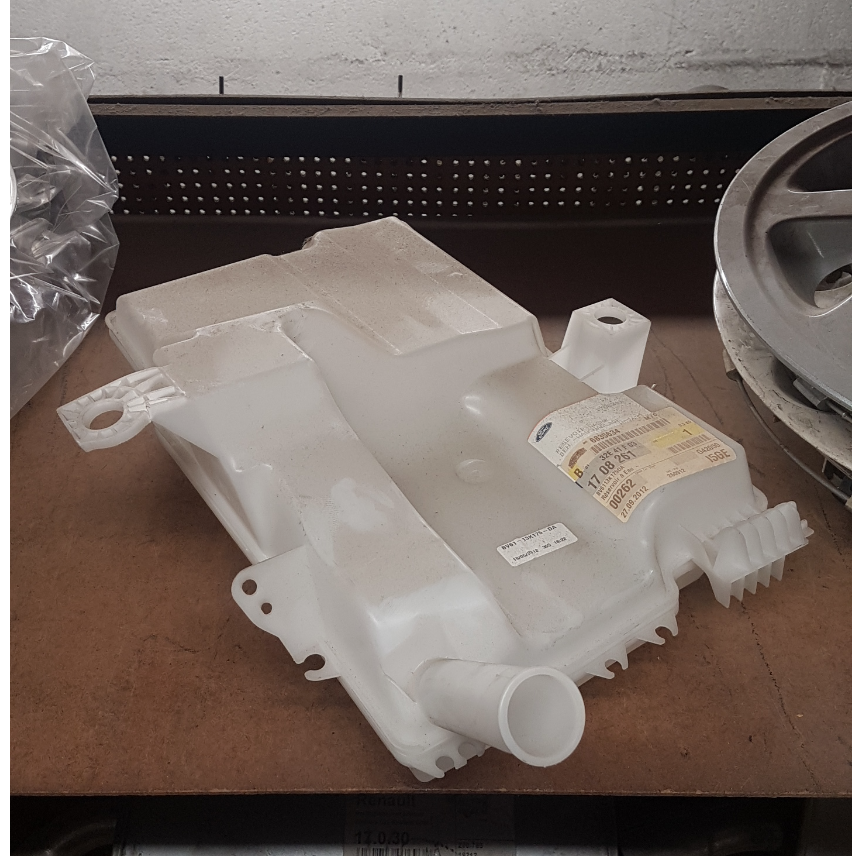 1708261 Réservoir Lave Glace Ford Focus