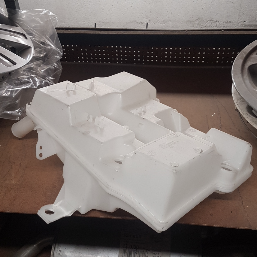 1708261 Réservoir Lave Glace Ford Focus — photo 2