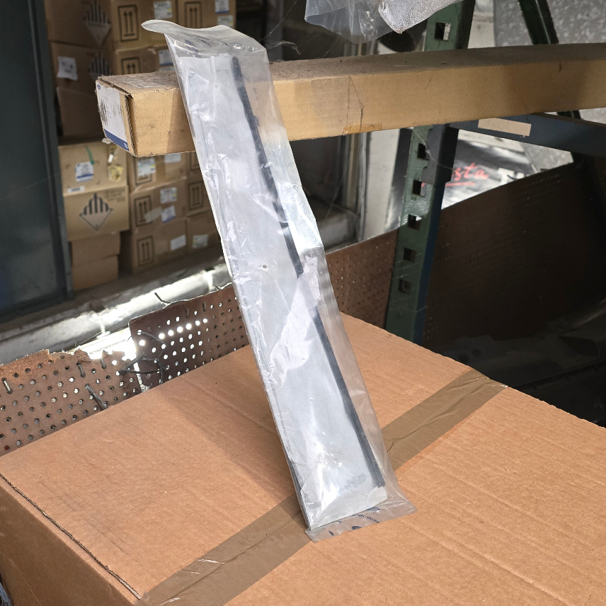 1360964 Ford Tourneo Connect baguette de porte. — photo 2