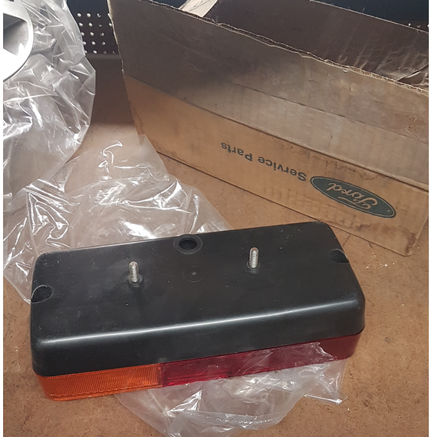 6057376 Feu arrière Ford Transit — photo 2