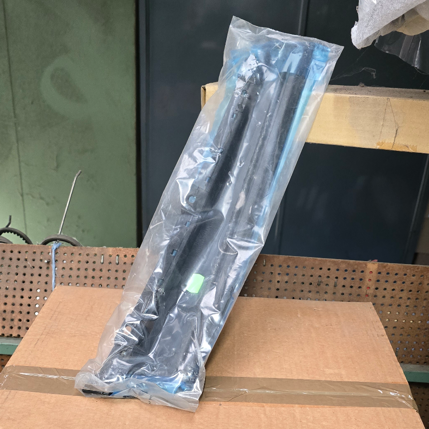 1737779 Ford CMax baguette de porte — photo 2