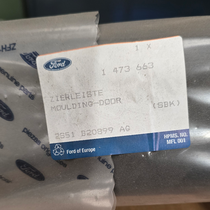 1473663 Ford Fiesta Mk6 Moulure de porte — photo 2