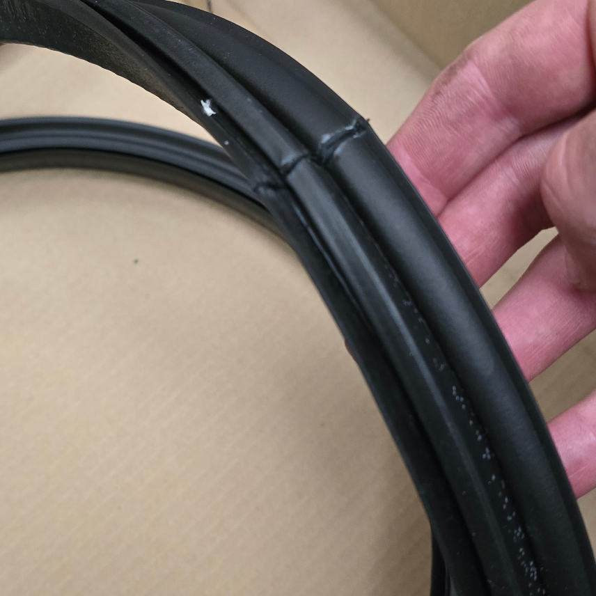 1341358 Ford Transit Connect Joint d’étanchéité — photo 2