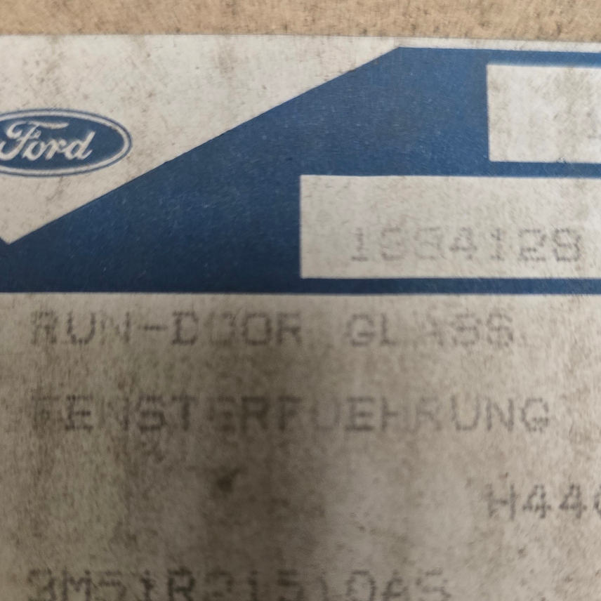 1384128 Ford Cmax Coulisseau de glace AVD — photo 3
