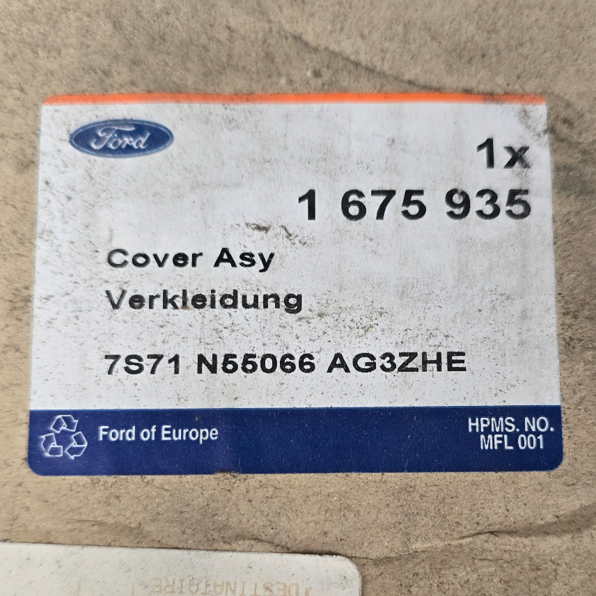 1675935 Ford Mondeo Break Couvre coffre — photo 3