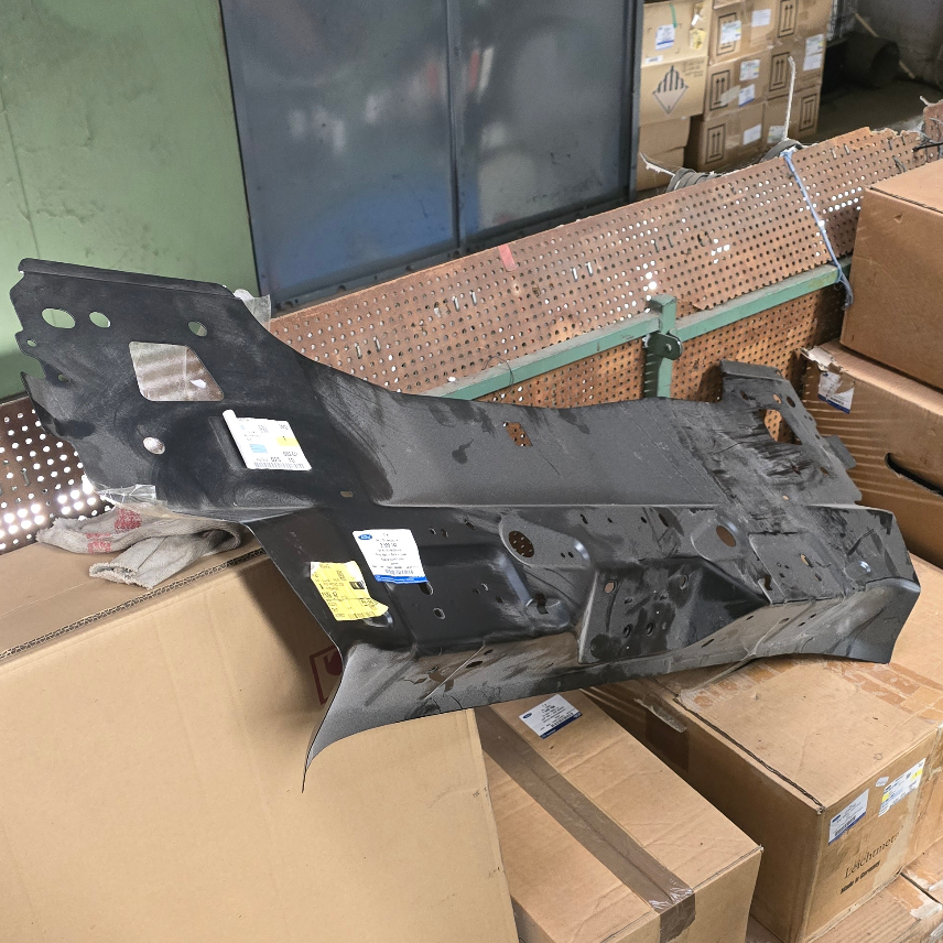 2539142 Ford Puma Panneau arrière inférieur