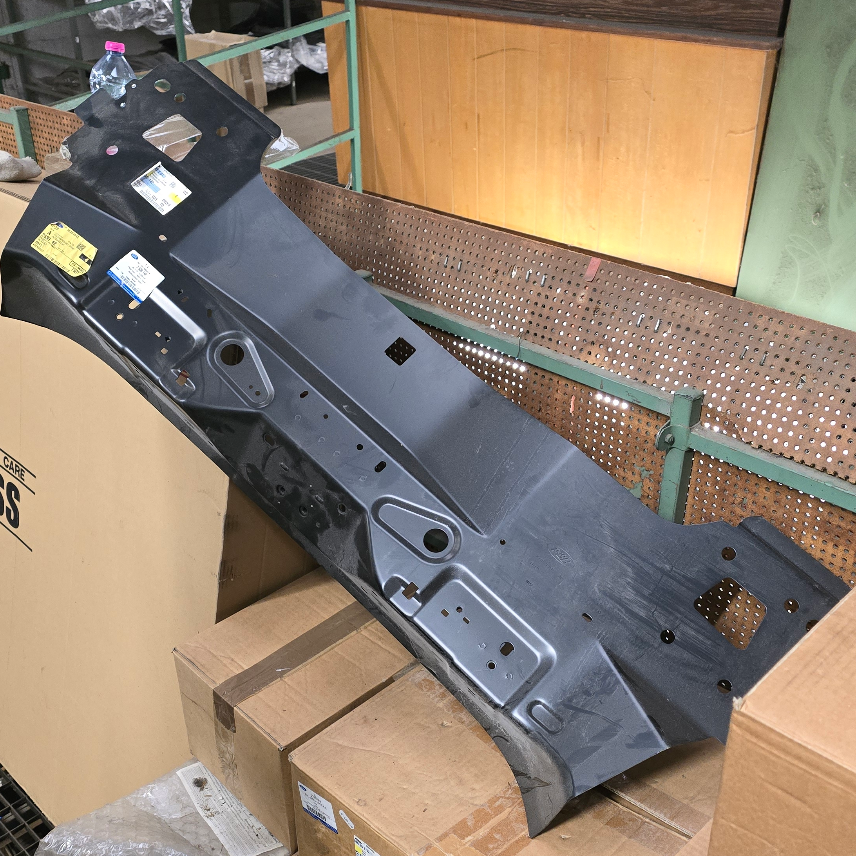 2539142 Ford Puma Panneau arrière inférieur — photo 2