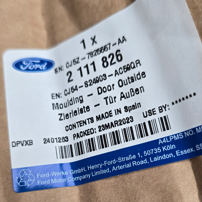 2111826 Ford Kuga 2012 Moulure extérieure porte gauche gris — photo 2