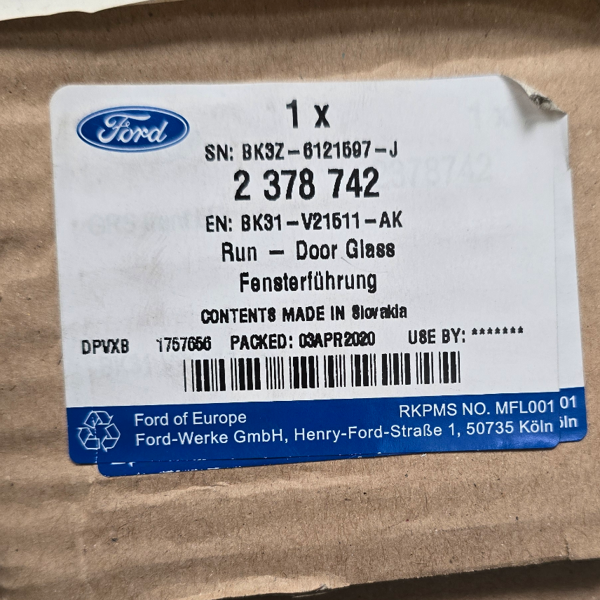 2378742 Ford Transit 2014 caoutchouc d’étanchéité glace porte avant — photo 2