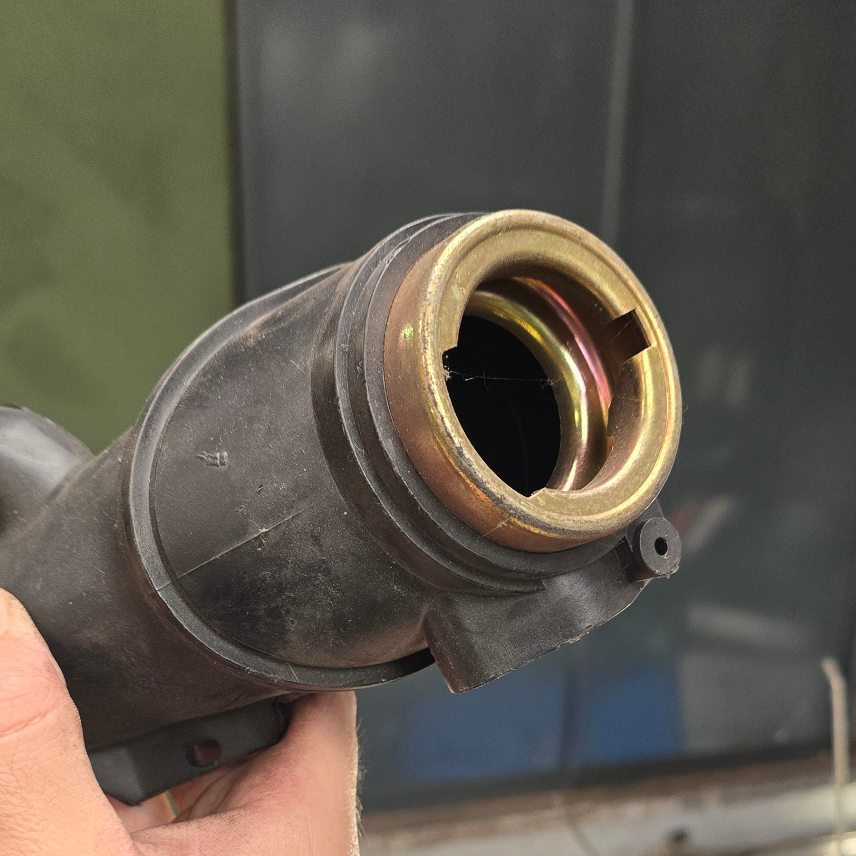 6166971 Ford Escort Tubulure à carburant — photo 2