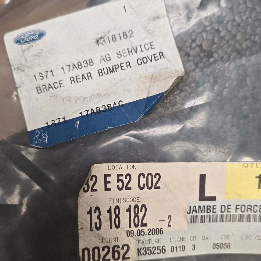 1318182 Ford Mondeo mousse de renfort de parechoc arrière