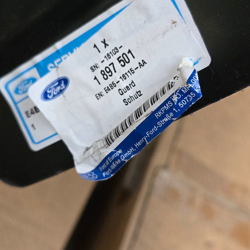 1897501 Ford Ka+ Pareboue avant gauche — photo 2