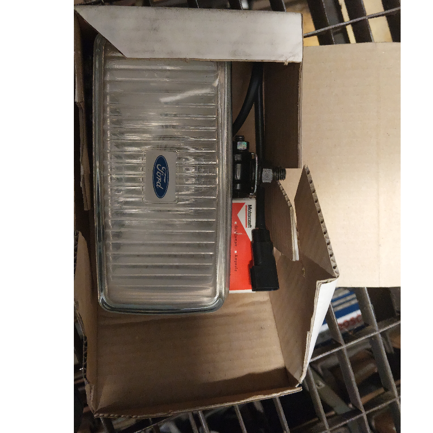 1067673 feu brouillard ARRIERE FORD Fiesta 1976-1989 — photo 2