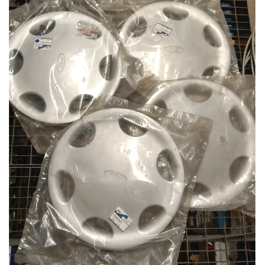 1046128 Enjoliveurs d'origine Ford Scorpio 15 pouces 95GB 1130 BB lot de 4 — photo 2