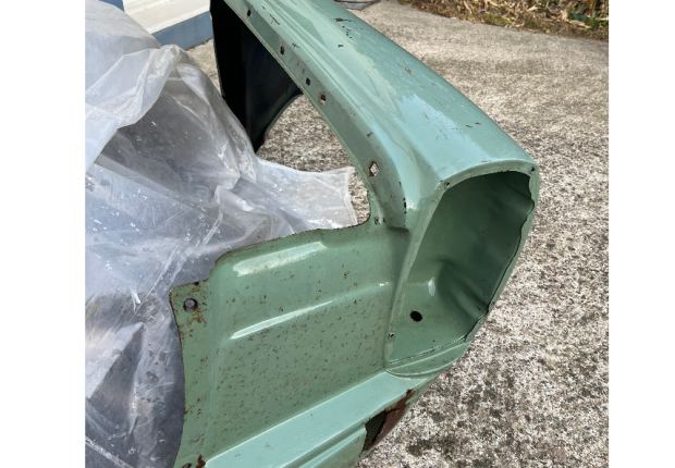 Aile avant Mercedes w114 ou w115