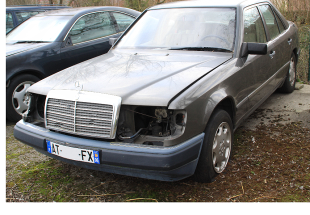 Vends toutes pièces Mercedes W124 classe E, phase 1,2 et 3