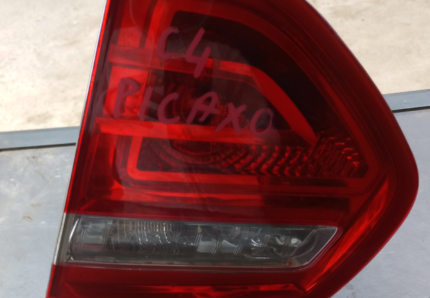 Feu ARD (Hayon) Citroën C4 picasso 