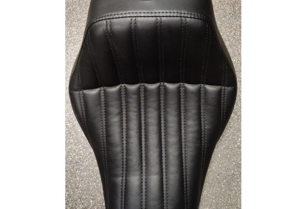 SADDLEMEN SEAT RENEGADE KNKL SOLO HARLEY DAVIDSON FAT BOB 2018-2023