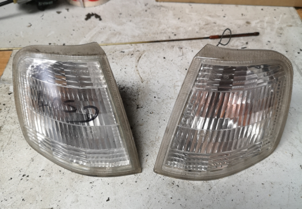 Paire de clignotants de Peugeot 405