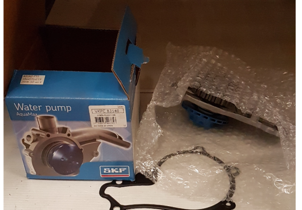 Pompe à eau SKF VKPC83140