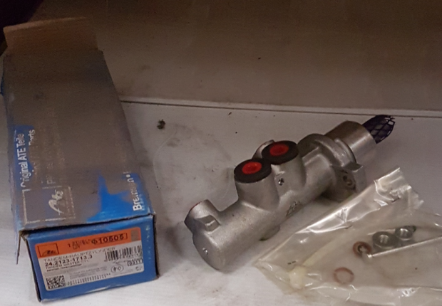 Maître cylindre ATE 