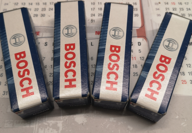 0242236565 Bosch Bougies d'allumage 