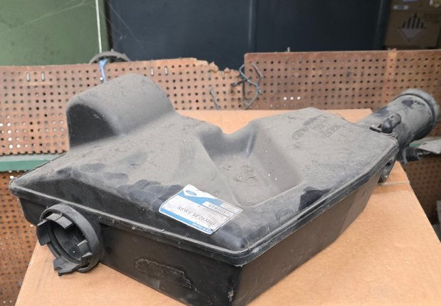 6191037 Ford Sierra Boîte à air 