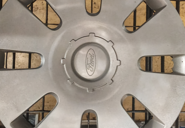  1345444 Enjoliveur d'origine Ford argenté 15 pouces Focus