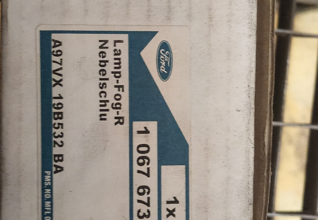 1067673 feu brouillard ARRIERE FORD Fiesta 1976-1989 