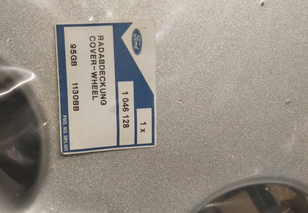 1046128 Enjoliveurs d'origine Ford Scorpio 15 pouces 95GB 1130 BB lot de 4