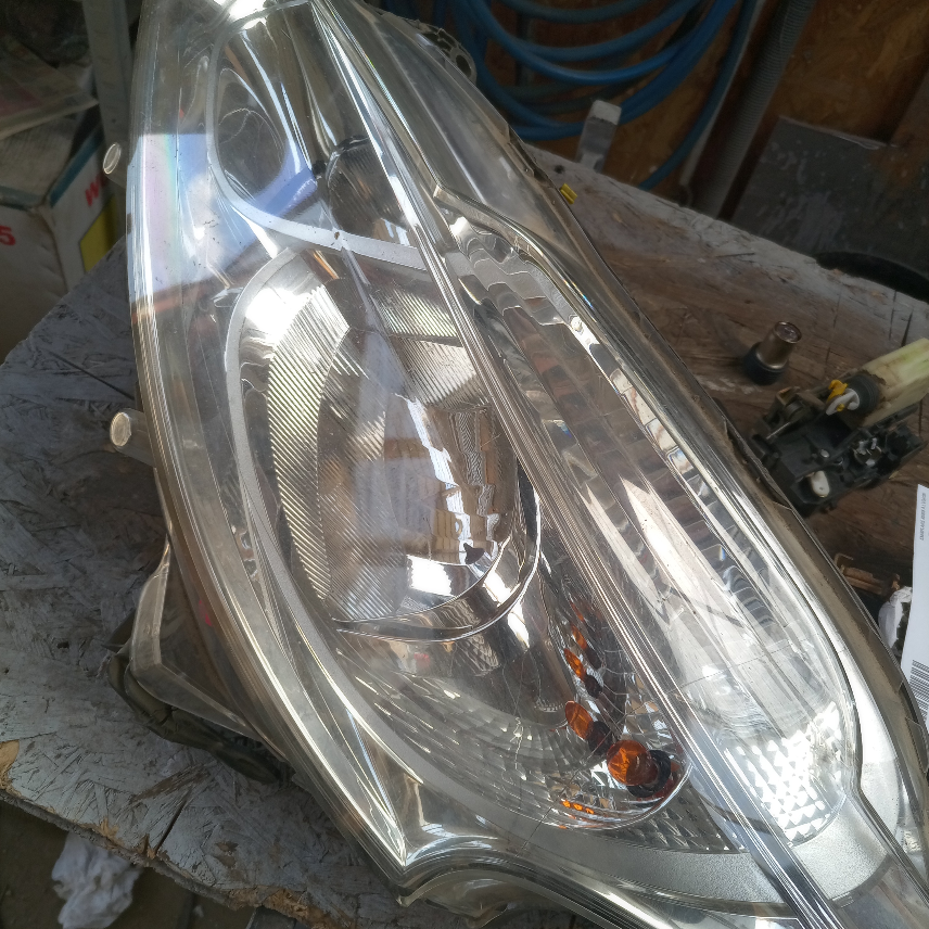 Phare AVG Peugeot 207  