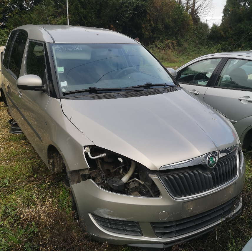 1698764408-1-2023-10-3115.59.318973091589058921803.jpg Skoda Roomster pour pièce